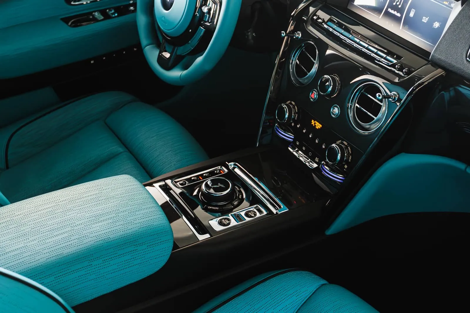Rolls Royce Cullinan Mansory rent Dubai