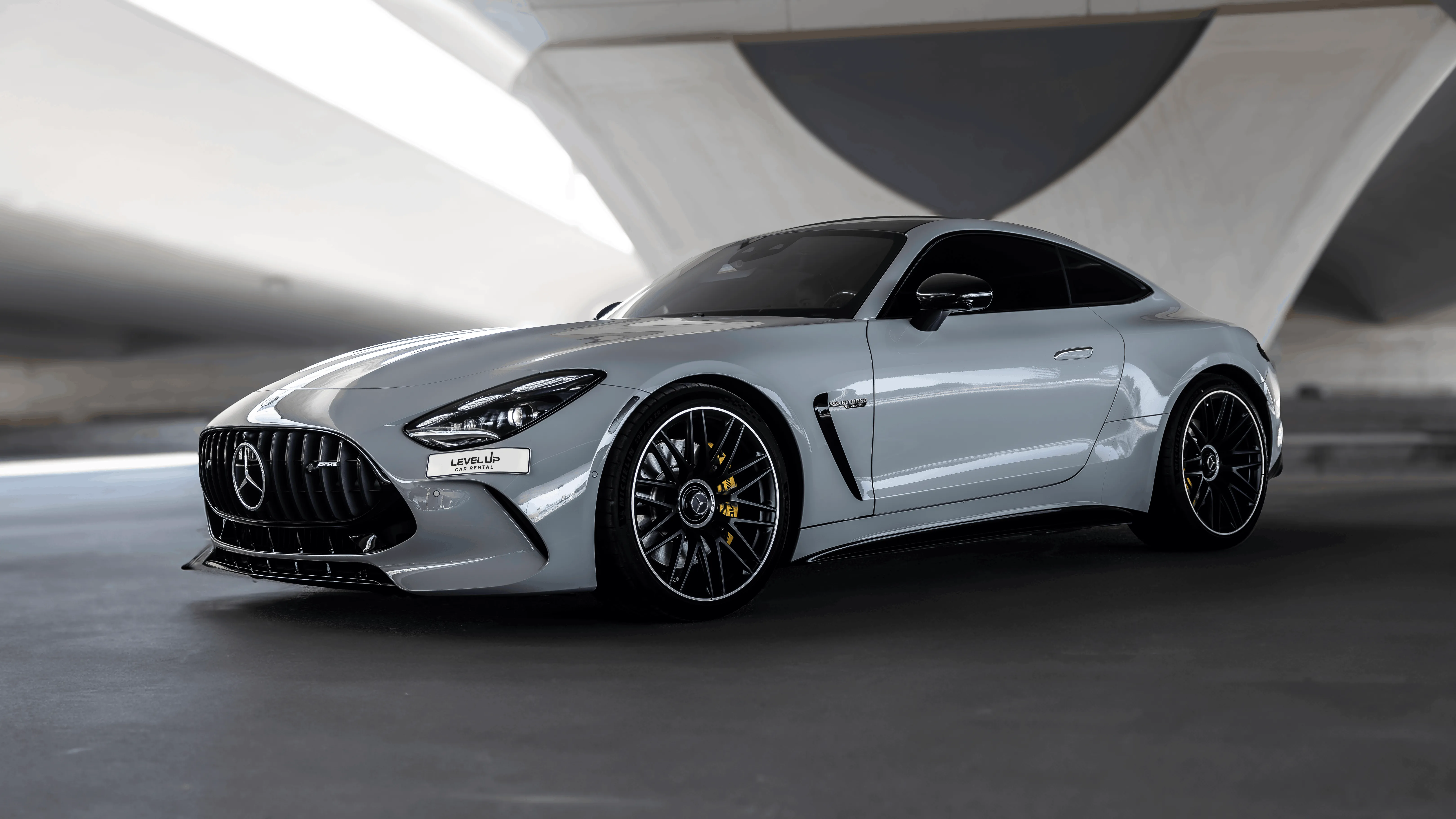 luxury lifestyle cars dubai
