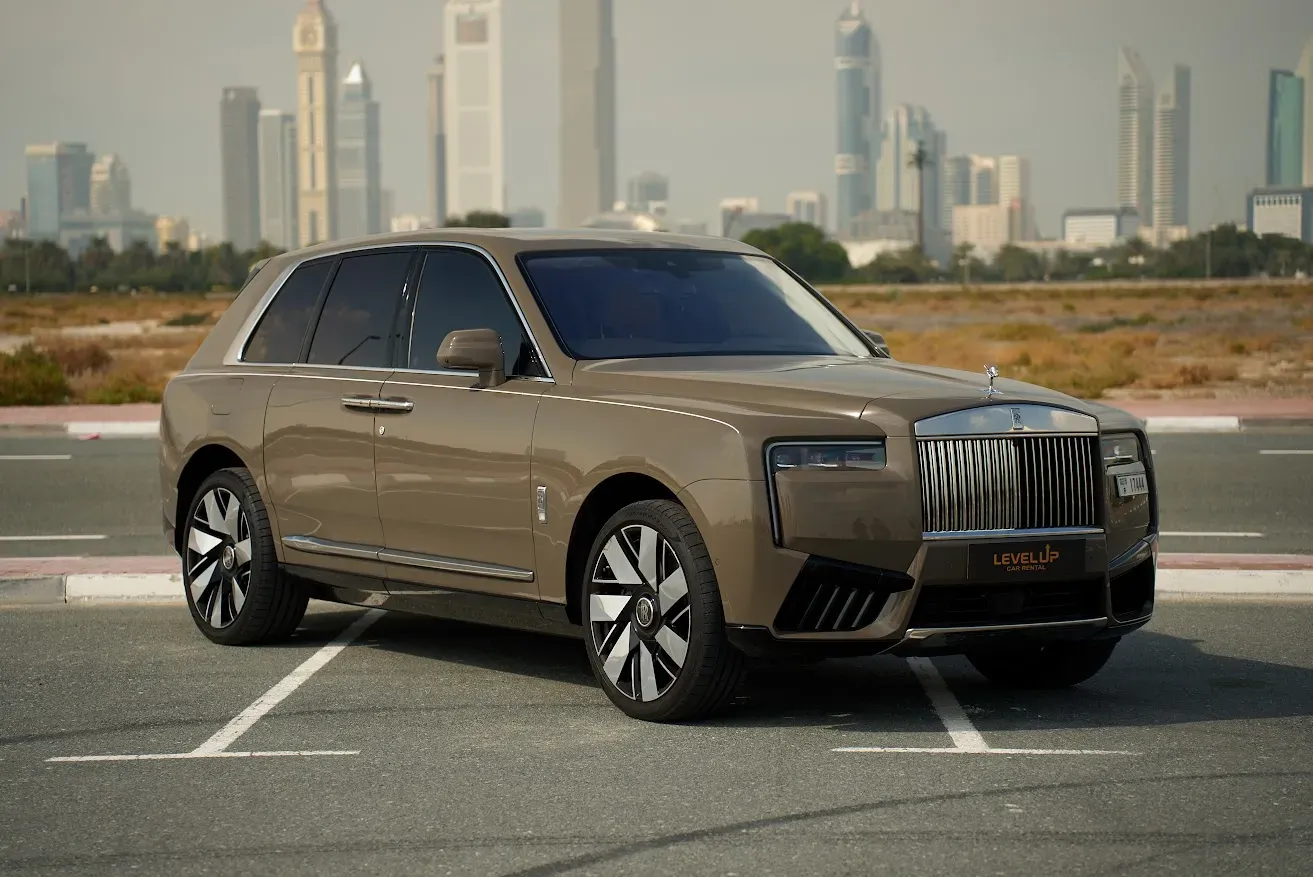 Rent Rolls Royce Cullinan in dubai