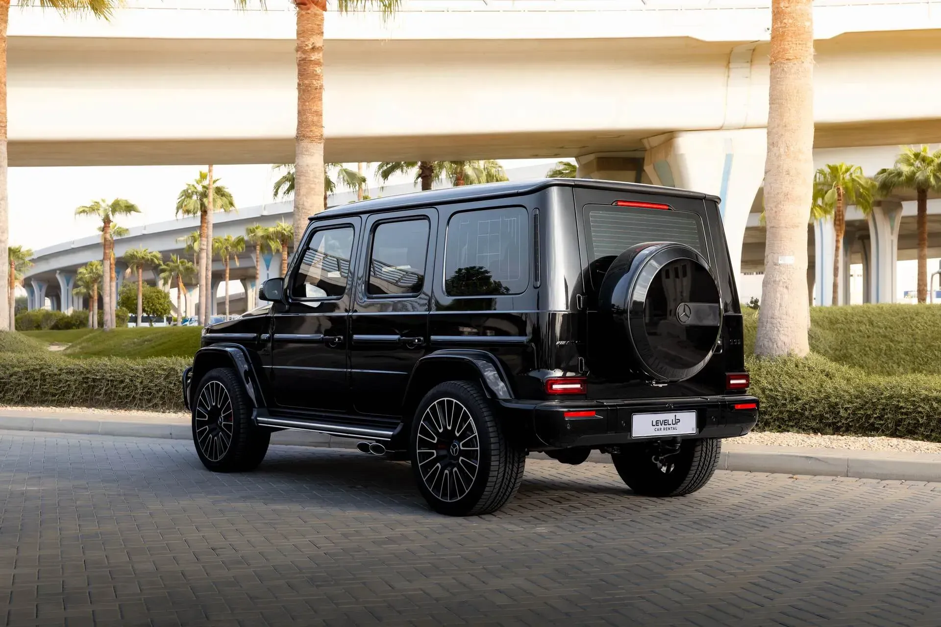 rent Mercedes G63 Dubai