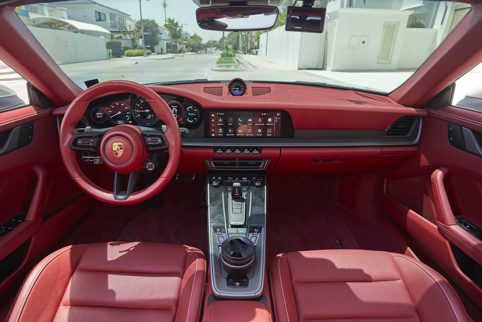 interior Porsche 911 dubai