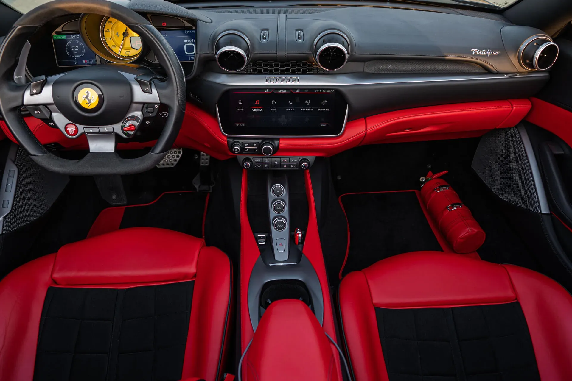 Ferrari Portofino interiror and comfort